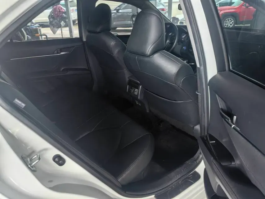 2023 Toyota Camry 2.5L 178HP L4 E-CVT Hybrid,autocango,china used car exporter,china ev exporter,chinese used car exporter,chinese used ev exporter