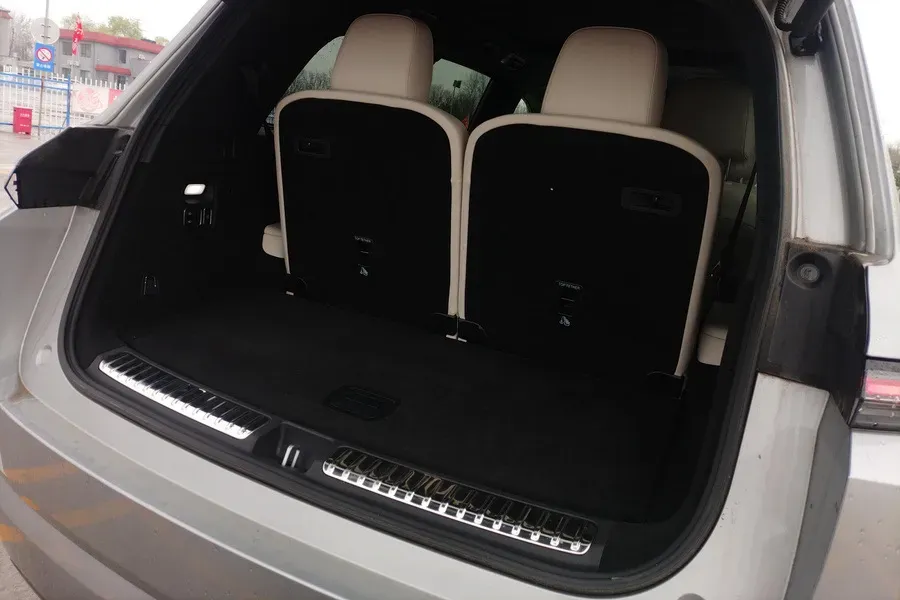 2024 Li L9 Range Extended 154HP REEV 52.3KWH,autocango,china used car exporter,china ev exporter,chinese used car exporter,chinese used ev exporter