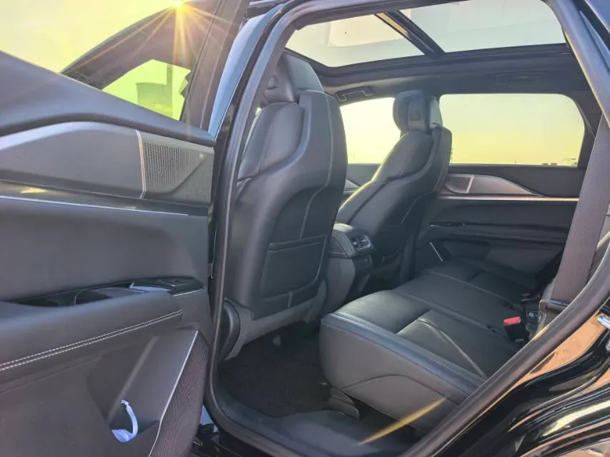 2026 Cadillac XT5 2.0T 237HP L4 9AT,autocango,china used car exporter,china ev exporter,chinese used car exporter,chinese used ev exporter