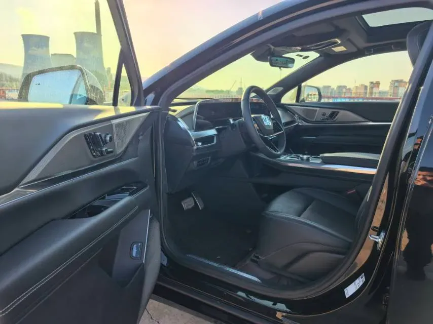 2026 Cadillac XT5 2.0T 237HP L4 9AT,autocango,china used car exporter,china ev exporter,chinese used car exporter,chinese used ev exporter