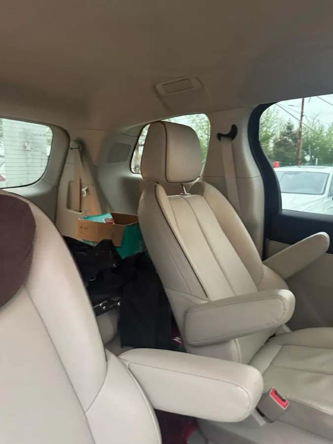 2021 Buick GL8 2.0T 237HP L4 9AT,autocango,china used car exporter,china ev exporter,chinese used car exporter,chinese used ev exporter