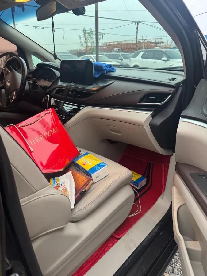 2021 Buick GL8 2.0T 237HP L4 9AT,autocango,china used car exporter,china ev exporter,chinese used car exporter,chinese used ev exporter