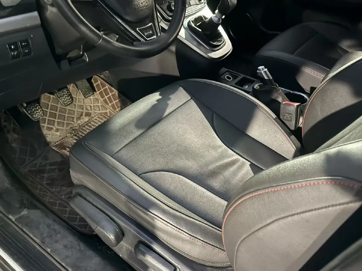 2019 Haval M6 1.5T 150HP L4 6MT,autocango,china used car exporter,china ev exporter,chinese used car exporter,chinese used ev exporter