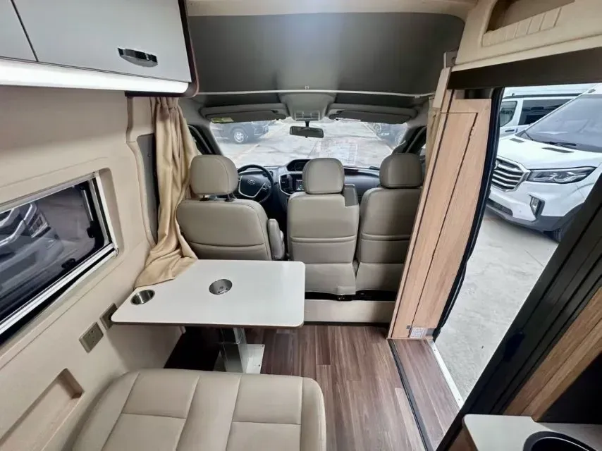 2021 MAXUS XinTu V80 2.0T 139HP L4 6AMT,autocango,china used car exporter,china ev exporter,chinese used car exporter,chinese used ev exporter