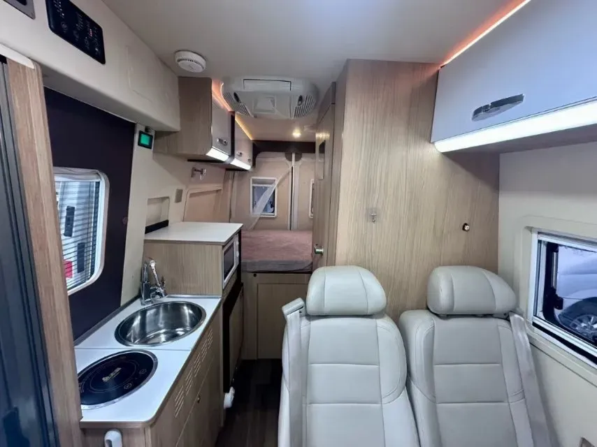 2021 MAXUS XinTu V80 2.0T 139HP L4 6AMT,autocango,china used car exporter,china ev exporter,chinese used car exporter,chinese used ev exporter