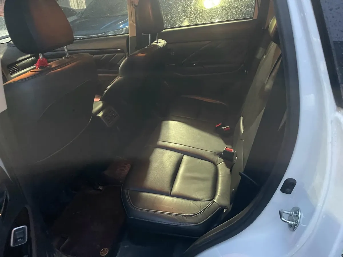 2019 Mitsubishi Outlander 2.4L 192HP L4 CVT,autocango,china used car exporter,china ev exporter,chinese used car exporter,chinese used ev exporter