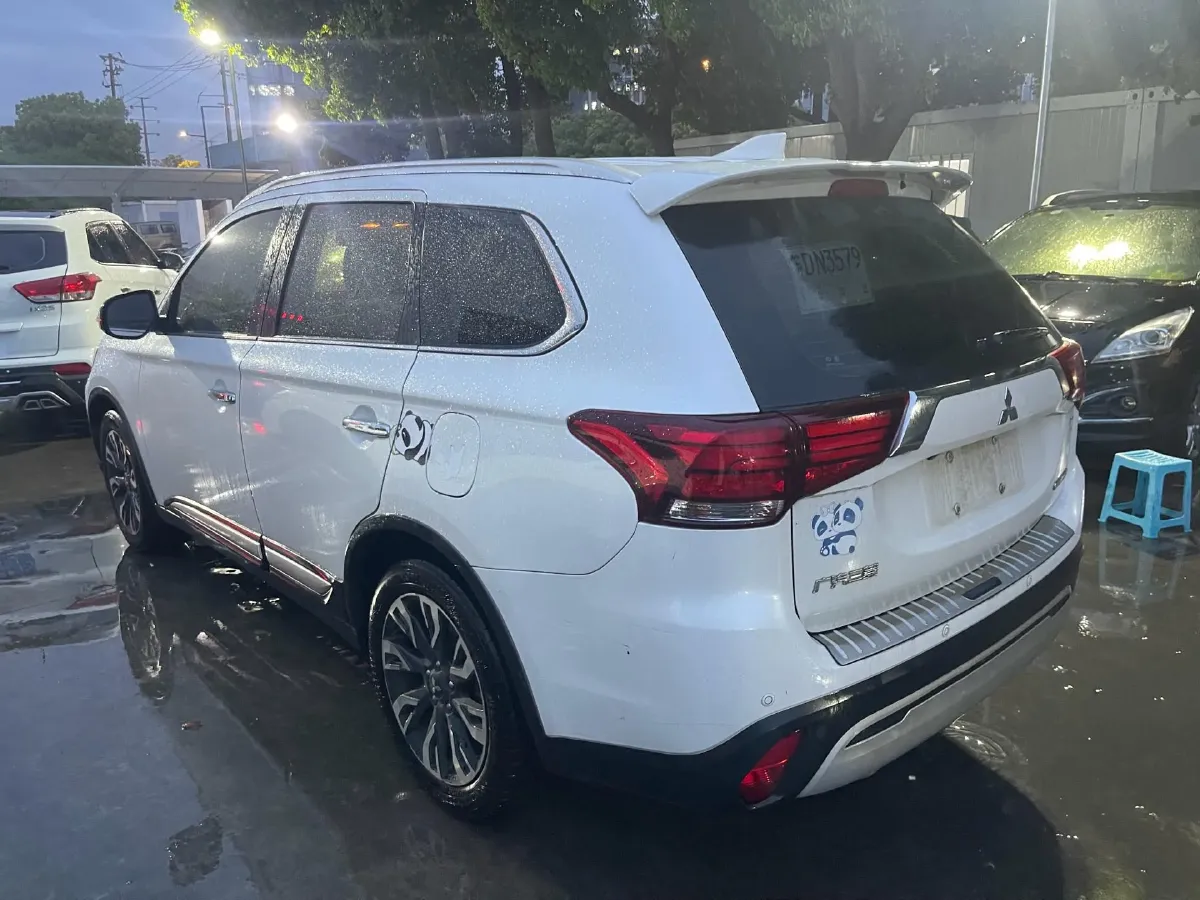 2019 Mitsubishi Outlander 2.4L 192HP L4 CVT,autocango,china used car exporter,china ev exporter,chinese used car exporter,chinese used ev exporter