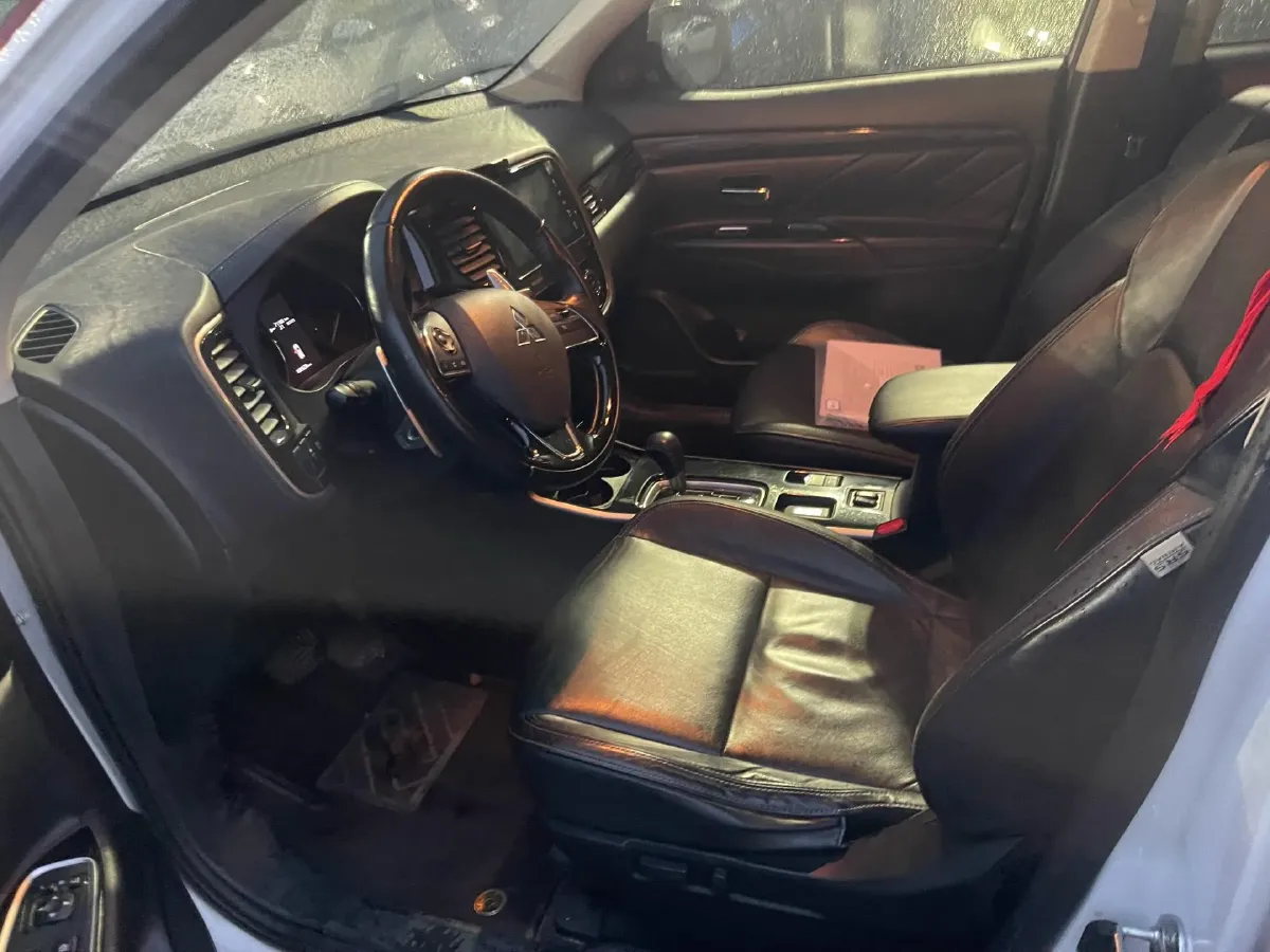 2019 Mitsubishi Outlander 2.4L 192HP L4 CVT,autocango,china used car exporter,china ev exporter,chinese used car exporter,chinese used ev exporter