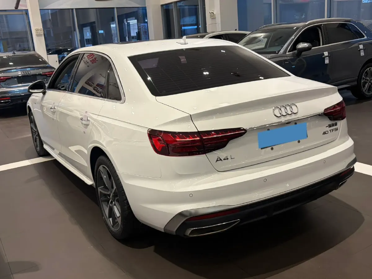 2020 Audi A4L 2.0T 190HP L4 7DCT,autocango,china used car exporter,china ev exporter,chinese used car exporter,chinese used ev exporter