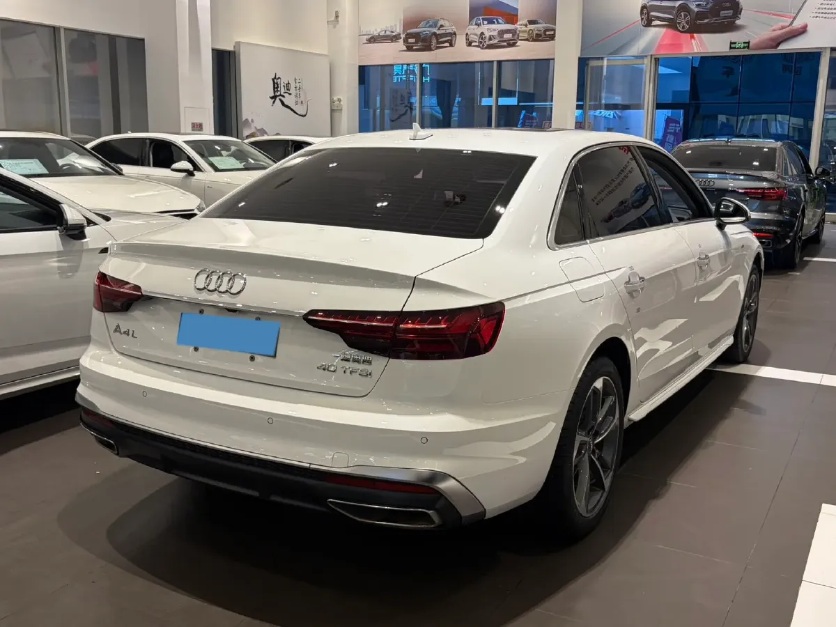 2020 Audi A4L 2.0T 190HP L4 7DCT,autocango,china used car exporter,china ev exporter,chinese used car exporter,chinese used ev exporter