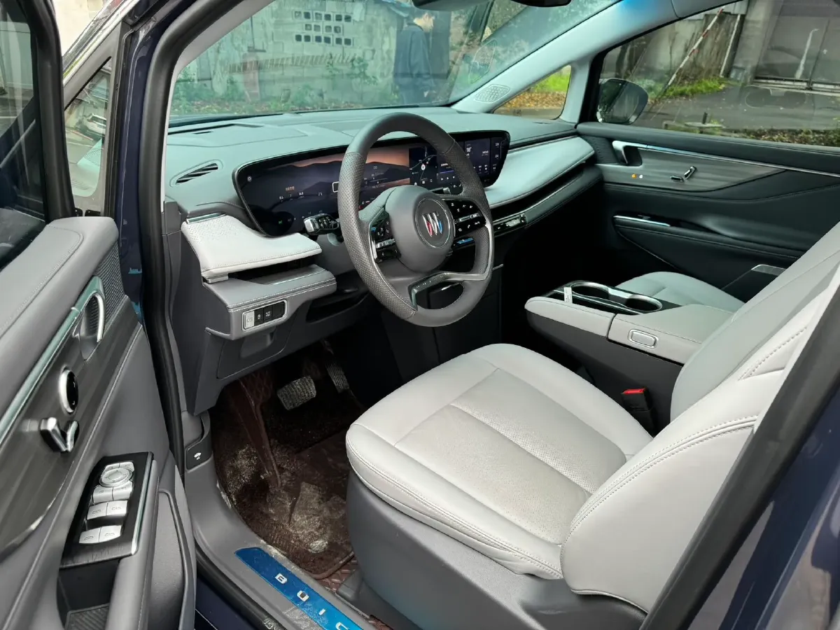 2025 Buick GL8 2.0T 237HP L4 9AT,autocango,china used car exporter,china ev exporter,chinese used car exporter,chinese used ev exporter