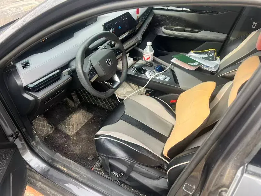 2022 ChangAn UNI-V 1.5T 188HP L4 7DCT,autocango,china used car exporter,china ev exporter,chinese used car exporter,chinese used ev exporter