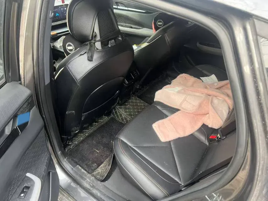 2022 ChangAn UNI-V 1.5T 188HP L4 7DCT,autocango,china used car exporter,china ev exporter,chinese used car exporter,chinese used ev exporter