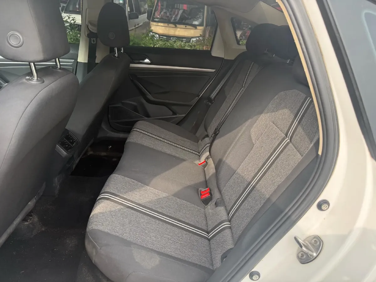 2018 Landwind XiaoYao 1.5T 163HP L4 CVT,autocango,china used car exporter,china ev exporter,chinese used car exporter,chinese used ev exporter