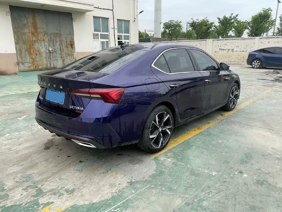 2022 Skoda Octavia 1.4T 150HP L4 7DCT,autocango,china used car exporter,china ev exporter,chinese used car exporter,chinese used ev exporter
