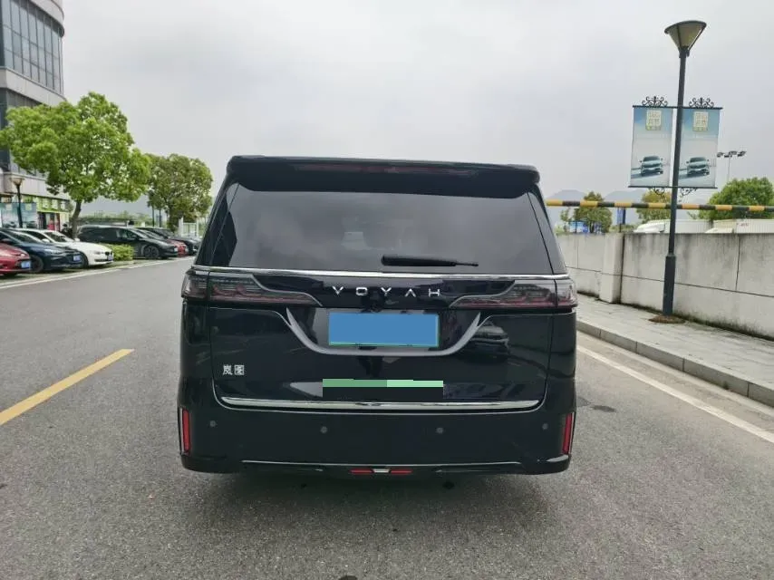 2022 Voyah Dream 1.5T 136HP L4 PHEV 25.57KWH,autocango,china used car exporter,china ev exporter,chinese used car exporter,chinese used ev exporter
