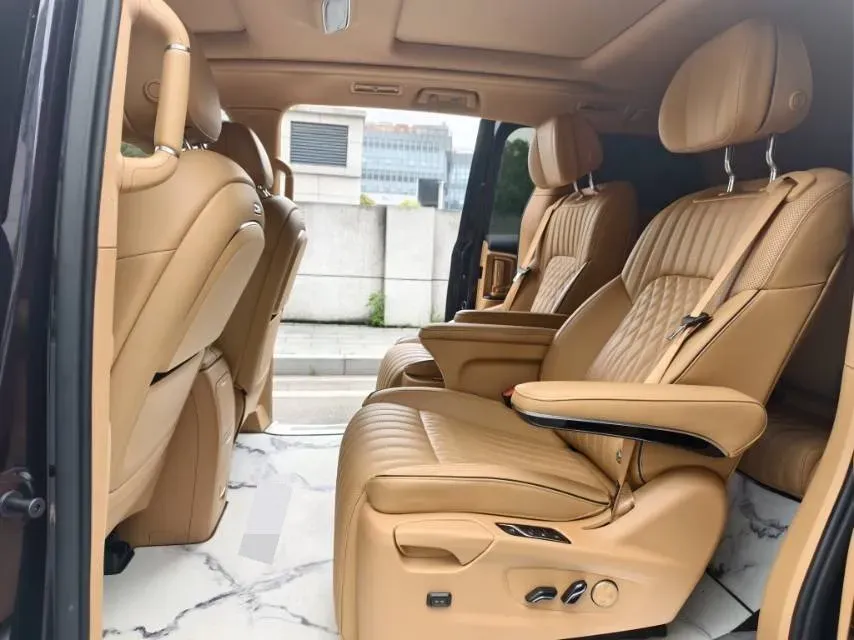 2022 Voyah Dream 1.5T 136HP L4 PHEV 25.57KWH,autocango,china used car exporter,china ev exporter,chinese used car exporter,chinese used ev exporter