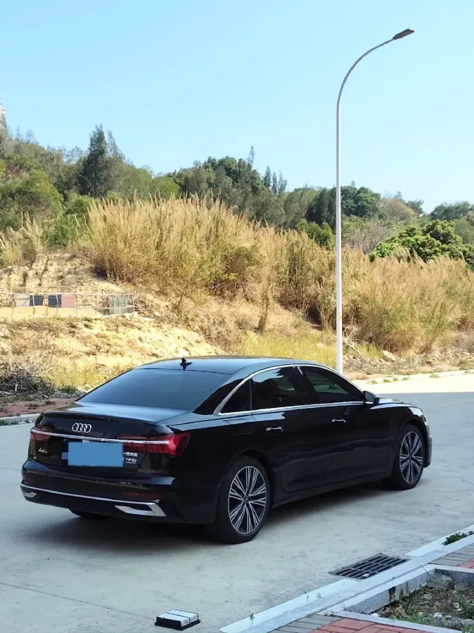 2024 Audi A6L 2.0T 245HP L4 7DCT,autocango,china used car exporter,china ev exporter,chinese used car exporter,chinese used ev exporter