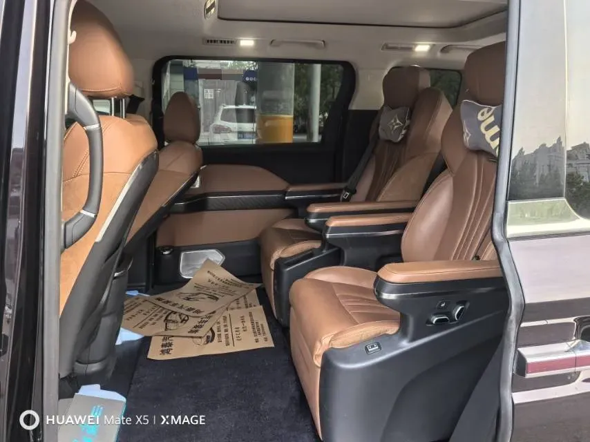 2023 HongQi HQ9 2.0T 252HP L4 8AT,autocango,china used car exporter,china ev exporter,chinese used car exporter,chinese used ev exporter