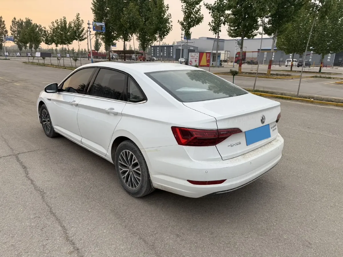 2019 Jeep Renegade 1.3T 173HP L4 7DCT,autocango,china used car exporter,china ev exporter,chinese used car exporter,chinese used ev exporter