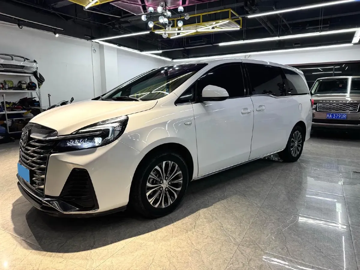 2023 Buick GL8 2.0T 237HP L4 9AT,autocango,china used car exporter,china ev exporter,chinese used car exporter,chinese used ev exporter