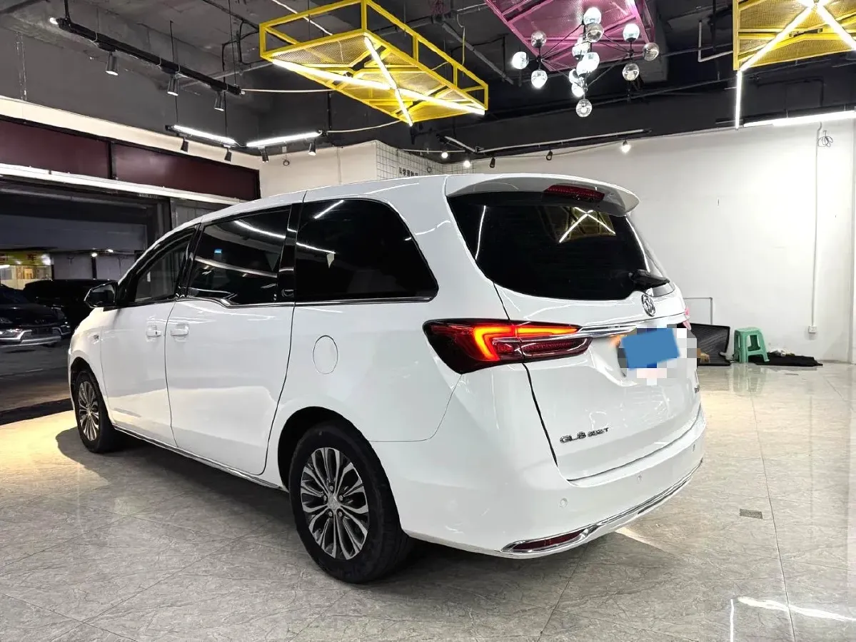 2023 Buick GL8 2.0T 237HP L4 9AT,autocango,china used car exporter,china ev exporter,chinese used car exporter,chinese used ev exporter