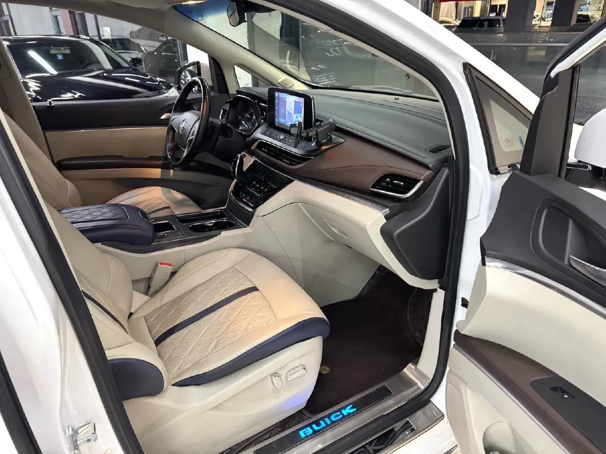 2023 Buick GL8 2.0T 237HP L4 9AT,autocango,china used car exporter,china ev exporter,chinese used car exporter,chinese used ev exporter