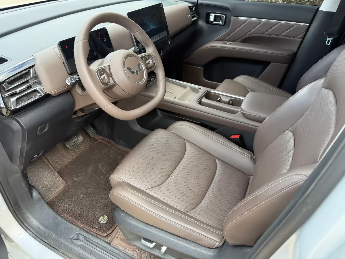 2025 BAW RuiSheng Trump M7 2.0L 144HP L4 8AT,autocango,china used car exporter,china ev exporter,chinese used car exporter,chinese used ev exporter