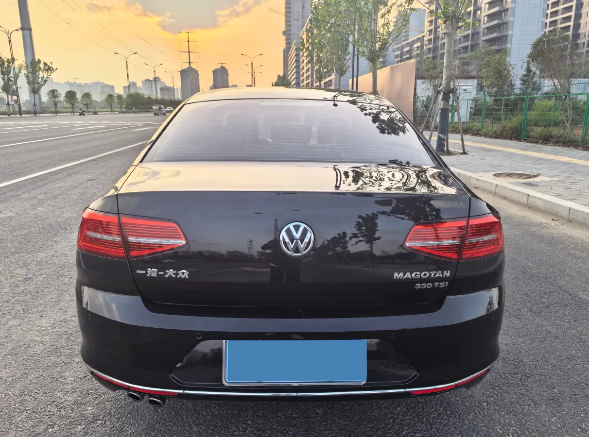2018 Volkswagen Magotan 1.8T 180HP L4 7DCT,autocango,china used car exporter,china ev exporter,chinese used car exporter,chinese used ev exporter