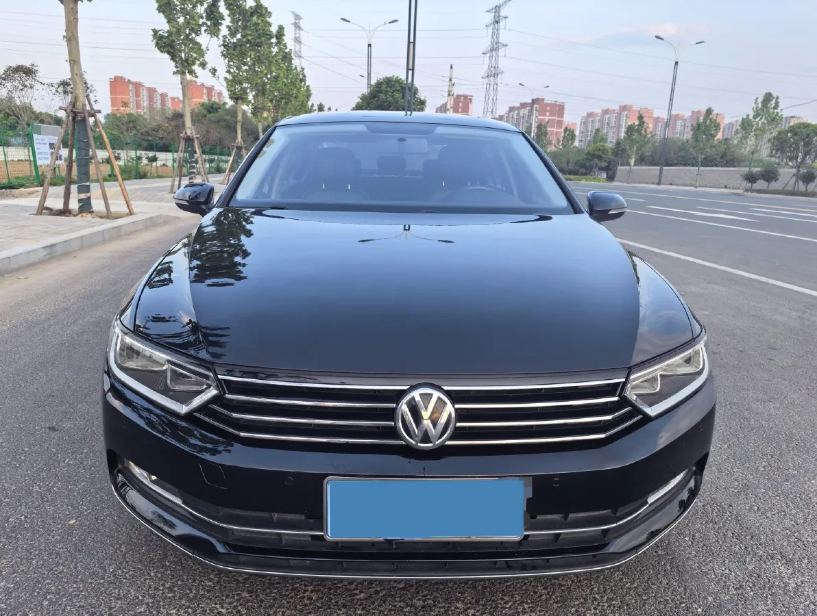 2018 Volkswagen Magotan 1.8T 180HP L4 7DCT,autocango,china used car exporter,china ev exporter,chinese used car exporter,chinese used ev exporter