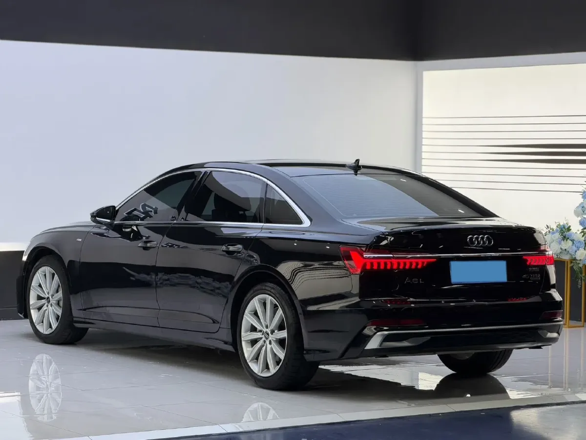 2023 Audi A6L 2.0T 245HP L4 7DCT,autocango,china used car exporter,china ev exporter,chinese used car exporter,chinese used ev exporter