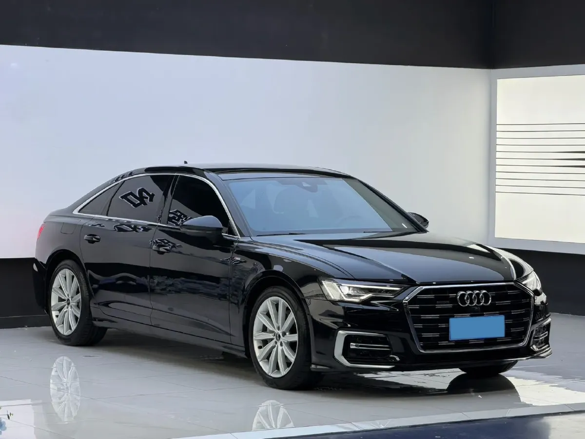 2023 Audi A6L 2.0T 245HP L4 7DCT,autocango,china used car exporter,china ev exporter,chinese used car exporter,chinese used ev exporter