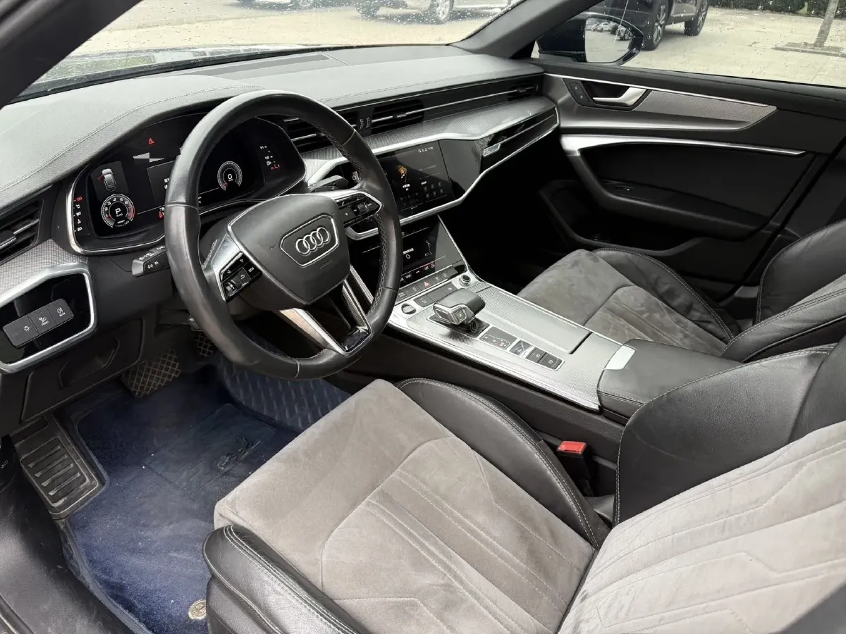 2021 Audi A6L 2.0T 224HP L4 7DCT,autocango,china used car exporter,china ev exporter,chinese used car exporter,chinese used ev exporter