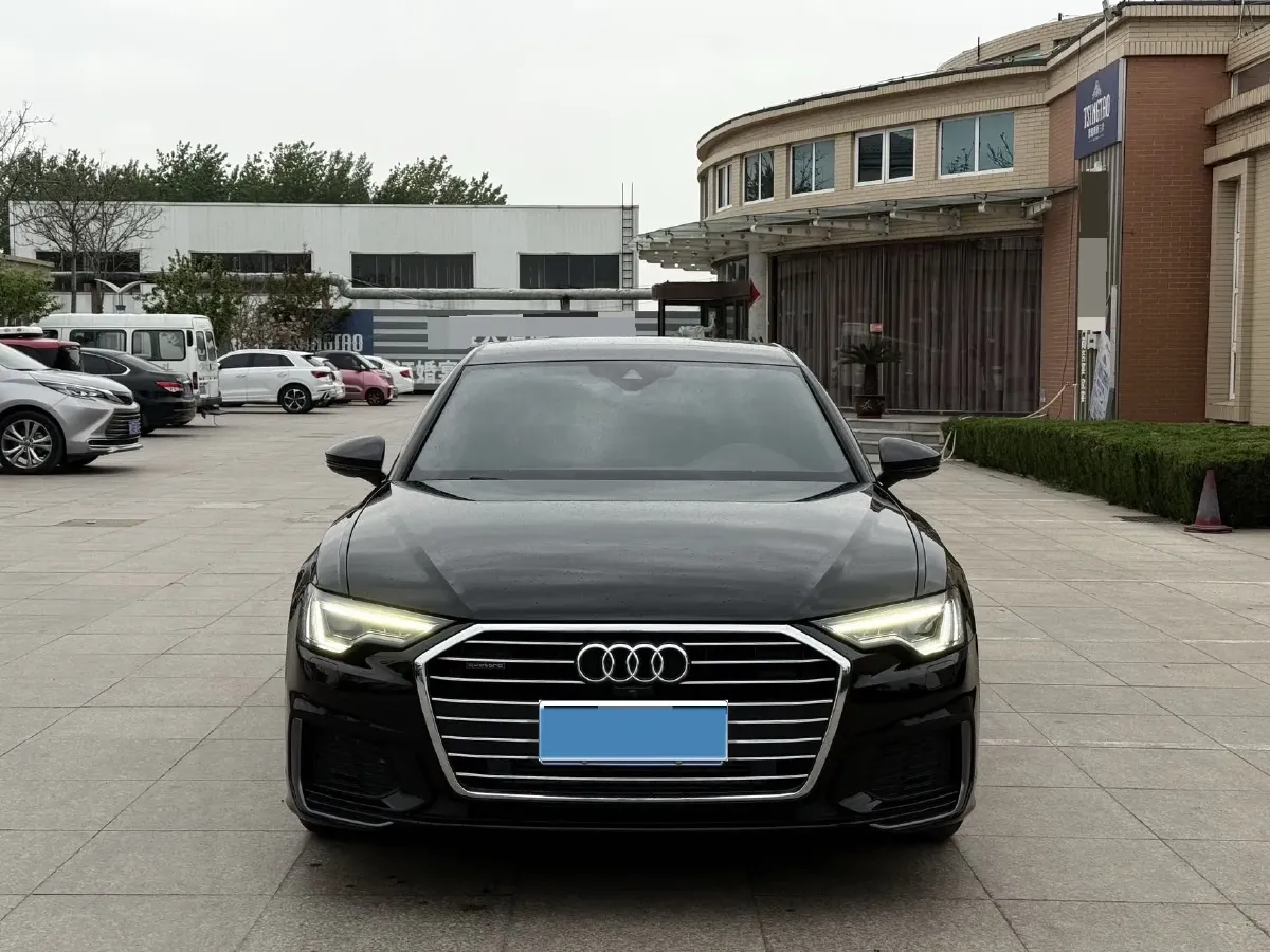 2021 Audi A6L 2.0T 224HP L4 7DCT,autocango,china used car exporter,china ev exporter,chinese used car exporter,chinese used ev exporter