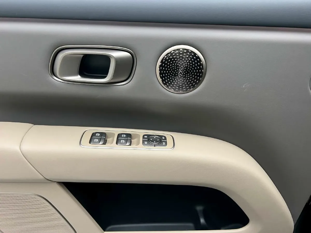 2025 Li i6 BEV,autocango,china used car exporter,china ev exporter,chinese used car exporter,chinese used ev exporter