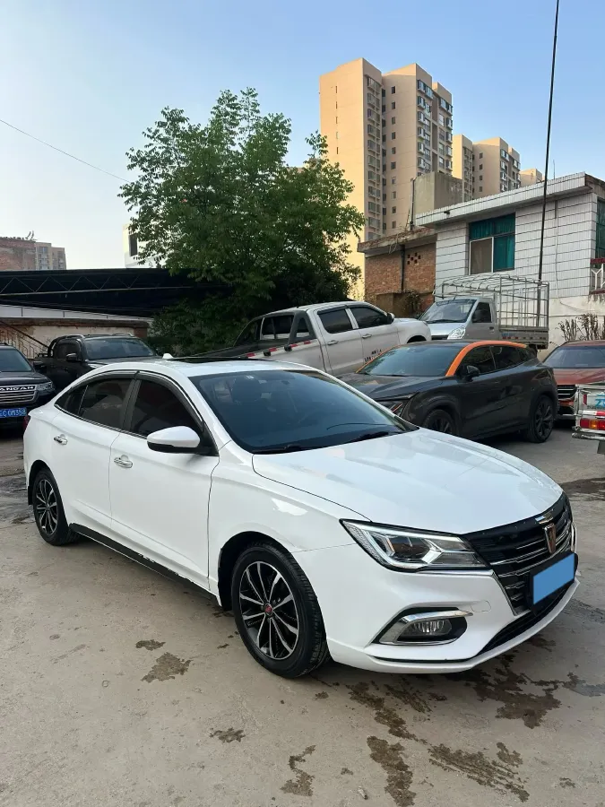 2020 Roewe i5 1.5L 120HP L4 5MT,autocango,china used car exporter,china ev exporter,chinese used car exporter,chinese used ev exporter