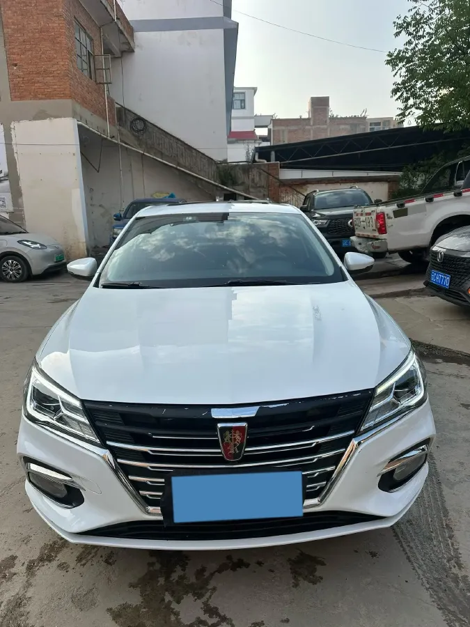 2020 Roewe i5 1.5L 120HP L4 5MT,autocango,china used car exporter,china ev exporter,chinese used car exporter,chinese used ev exporter
