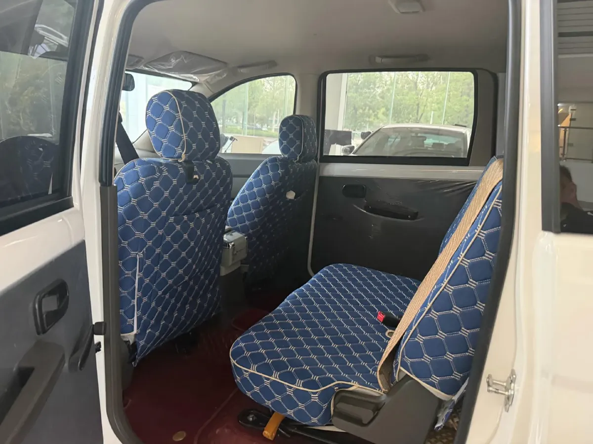 2021 Yema SiPaiKa 1.5L 109HP L4 5MT,autocango,china used car exporter,china ev exporter,chinese used car exporter,chinese used ev exporter