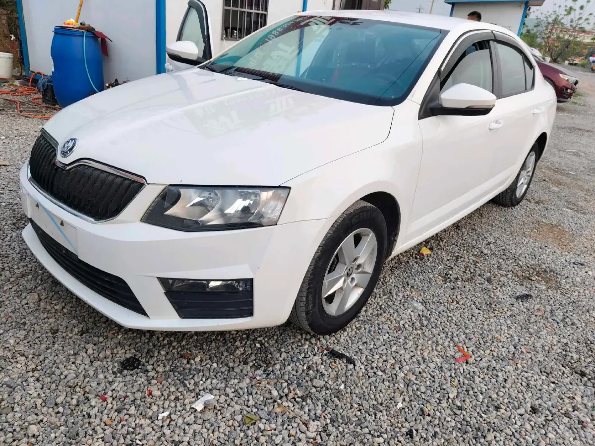 2018 Skoda Octavia 1.6L 110HP L4 5MT,autocango,china used car exporter,china ev exporter,chinese used car exporter,chinese used ev exporter