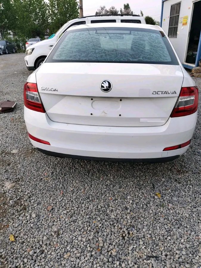 2018 Skoda Octavia 1.6L 110HP L4 5MT,autocango,china used car exporter,china ev exporter,chinese used car exporter,chinese used ev exporter