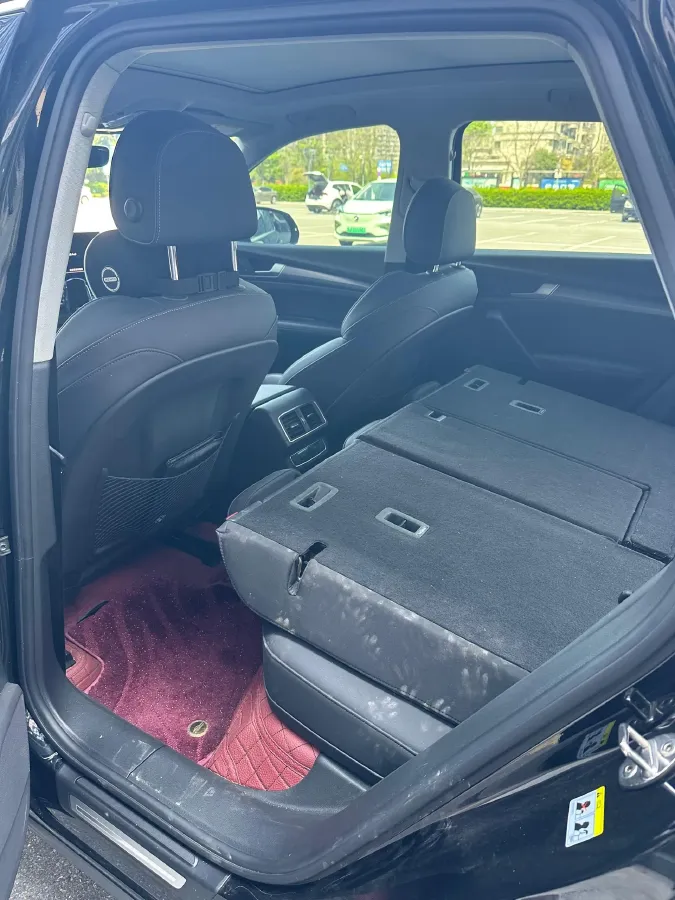 2022 Audi Q5L 2.0T 190HP L4 7DCT,autocango,china used car exporter,china ev exporter,chinese used car exporter,chinese used ev exporter