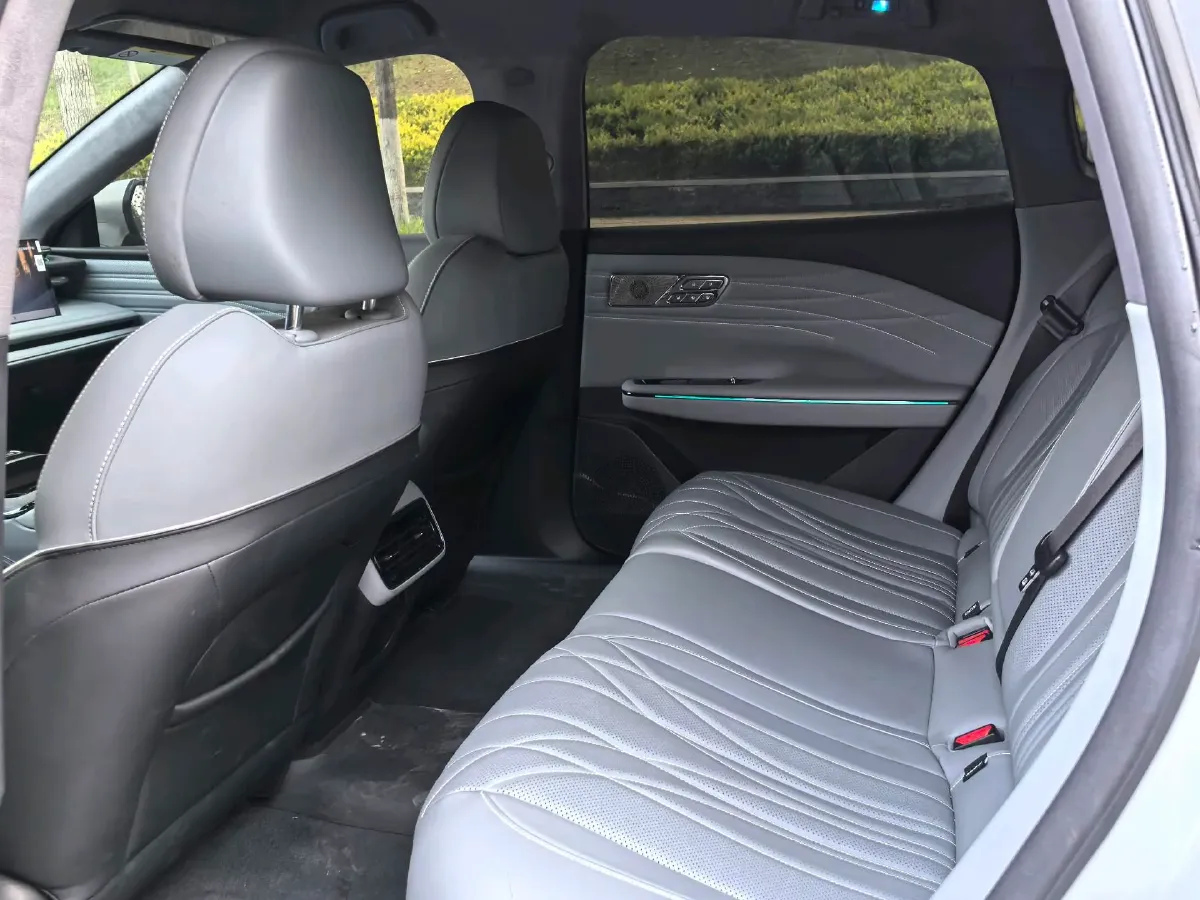 2025 Geely Galaxy E8 BEV 76KWH,autocango,china used car exporter,china ev exporter,chinese used car exporter,chinese used ev exporter