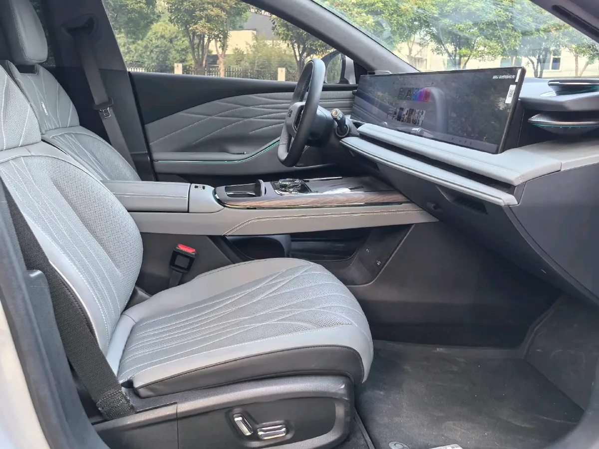 2025 Geely Galaxy E8 BEV 76KWH,autocango,china used car exporter,china ev exporter,chinese used car exporter,chinese used ev exporter