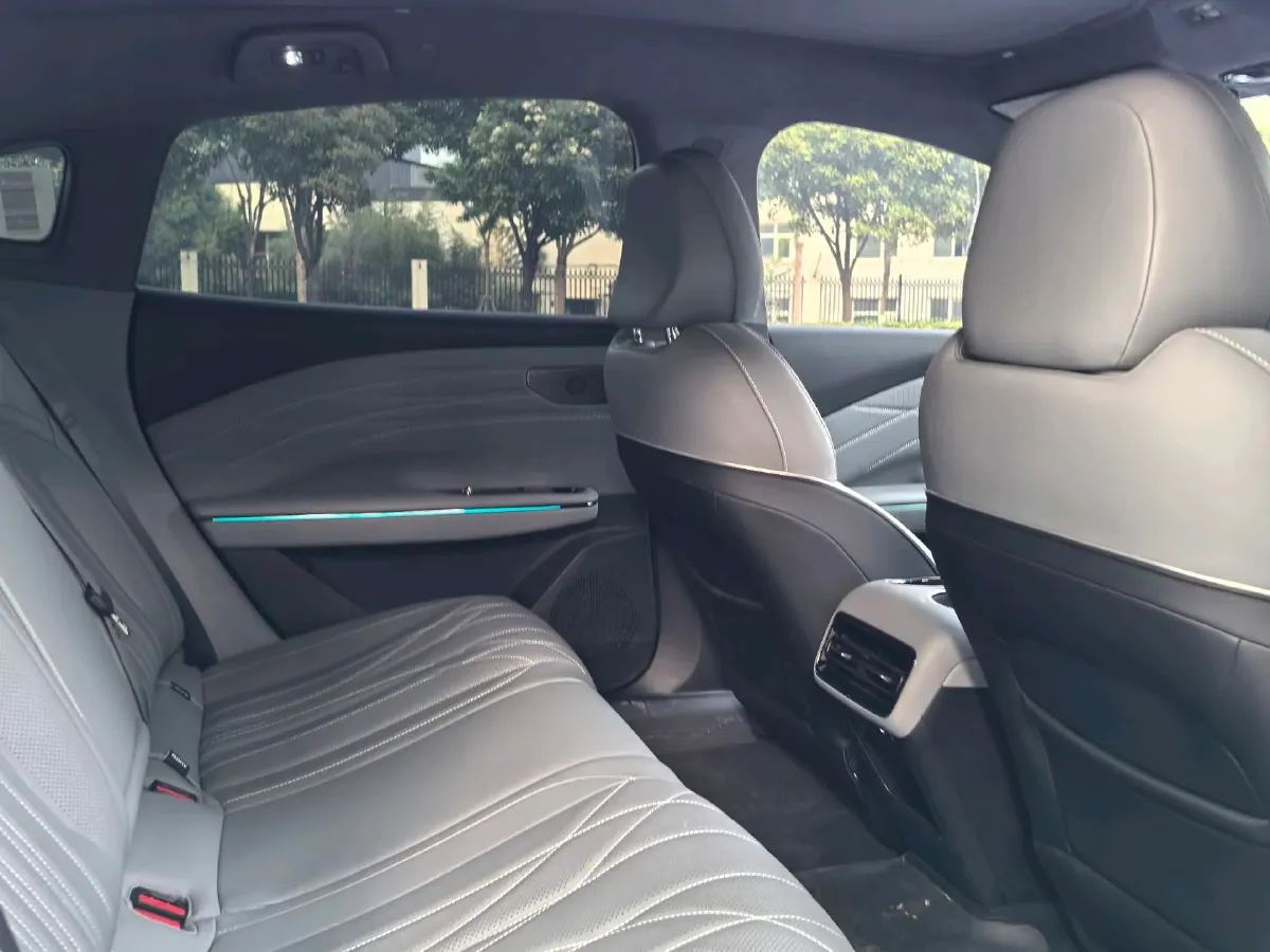 2025 Geely Galaxy E8 BEV 76KWH,autocango,china used car exporter,china ev exporter,chinese used car exporter,chinese used ev exporter