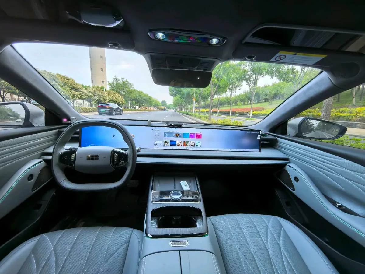 2025 Geely Galaxy E8 BEV 76KWH,autocango,china used car exporter,china ev exporter,chinese used car exporter,chinese used ev exporter