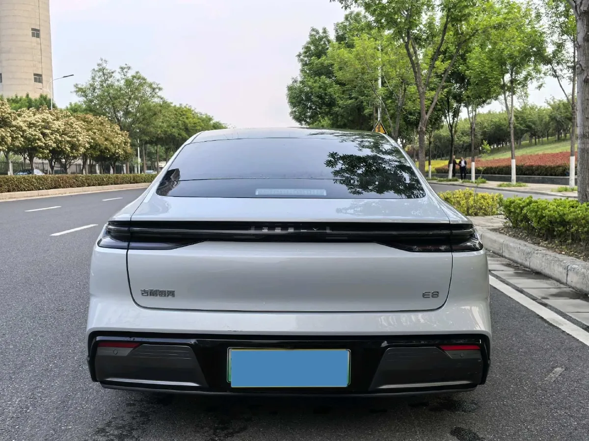 2025 Geely Galaxy E8 BEV 76KWH,autocango,china used car exporter,china ev exporter,chinese used car exporter,chinese used ev exporter