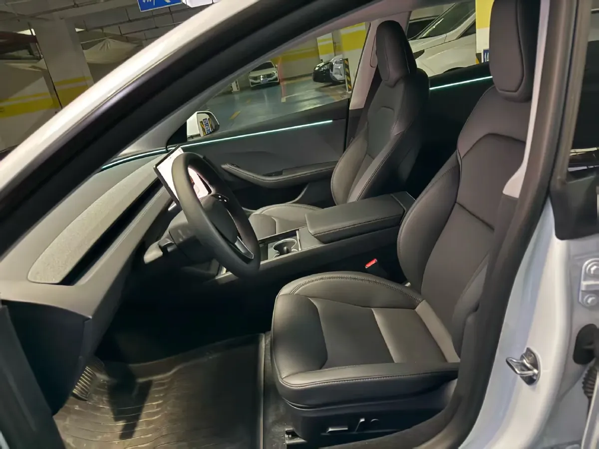 2025 Tesla Model 3 BEV,autocango,china used car exporter,china ev exporter,chinese used car exporter,chinese used ev exporter