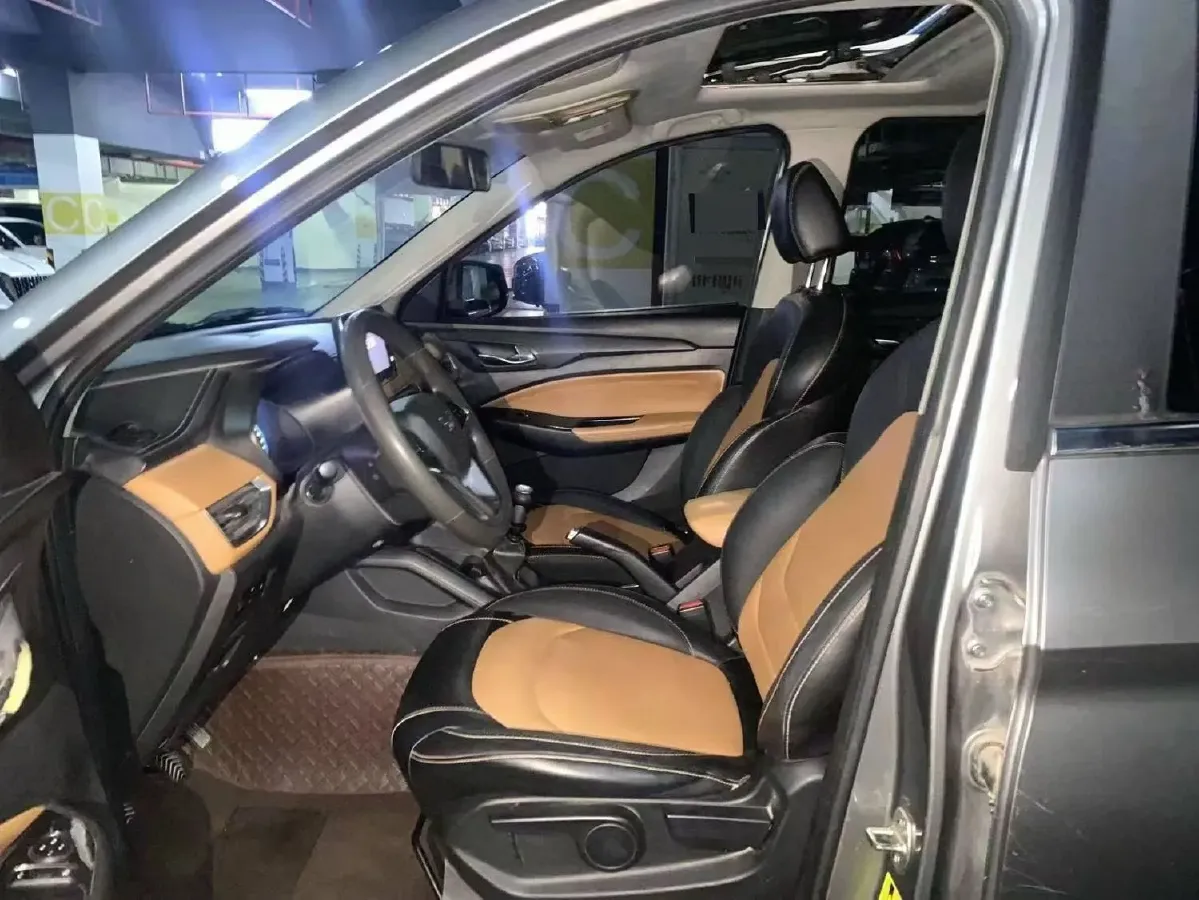 2018 WuLing HongGuang S3 1.5L 112HP L4 6MT,autocango,china used car exporter,china ev exporter,chinese used car exporter,chinese used ev exporter