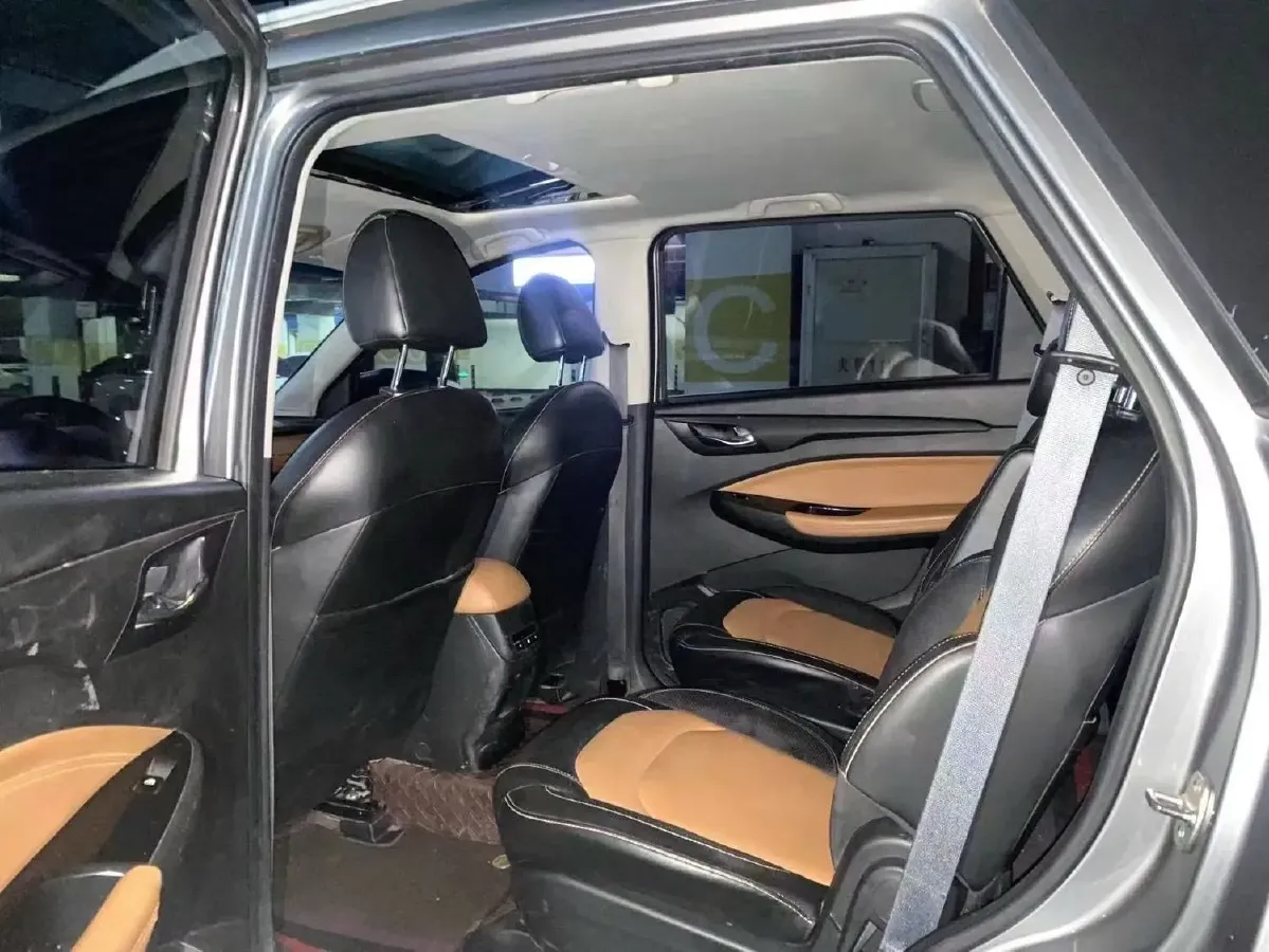 2018 WuLing HongGuang S3 1.5L 112HP L4 6MT,autocango,china used car exporter,china ev exporter,chinese used car exporter,chinese used ev exporter