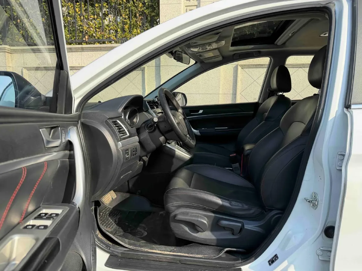 2019 Haval M6 1.5T 150HP L4 7DCT,autocango,china used car exporter,china ev exporter,chinese used car exporter,chinese used ev exporter